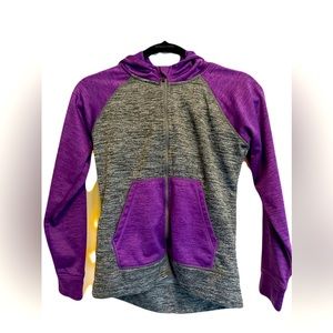 Woman’s cozy zip up🤗 size: M